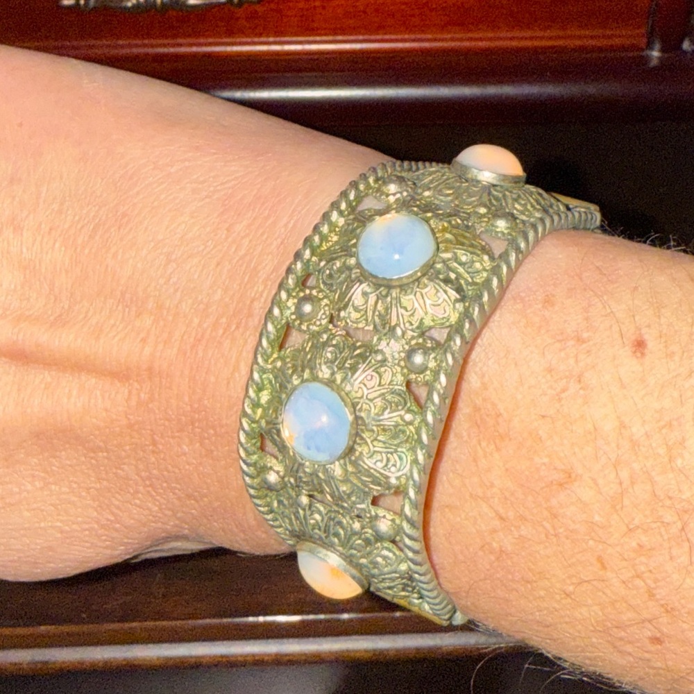 Vintage Gold Tone Bracelet with Opal Blue Stones